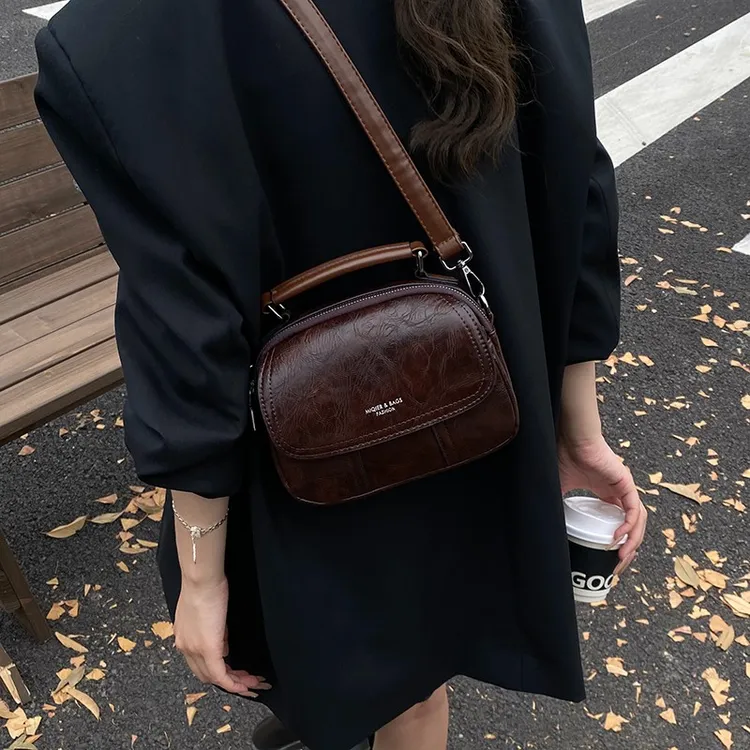 法式复古时尚手提包女2025新款高级感油蜡皮小方包单肩斜挎包女