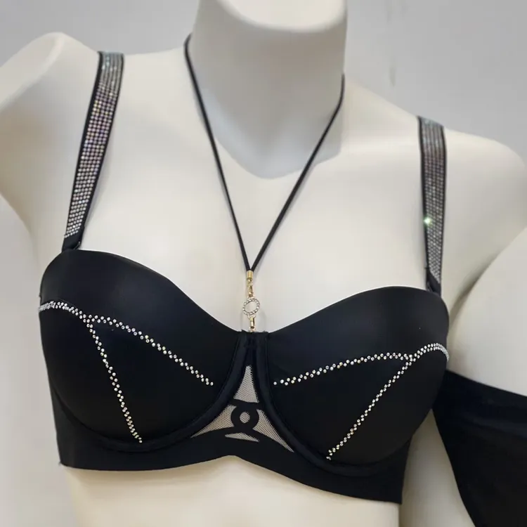 V密同款高级感缎面内衣女烫钻轻奢挂脖可拆小胸显大内搭吊带背心