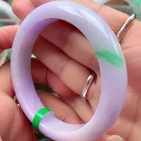 翡翠手镯未镶嵌翡翠