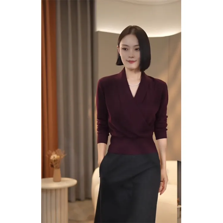 高级感气质修身收腰长袖上衣女韩系早秋穿搭氛围感纯色v领针织衫