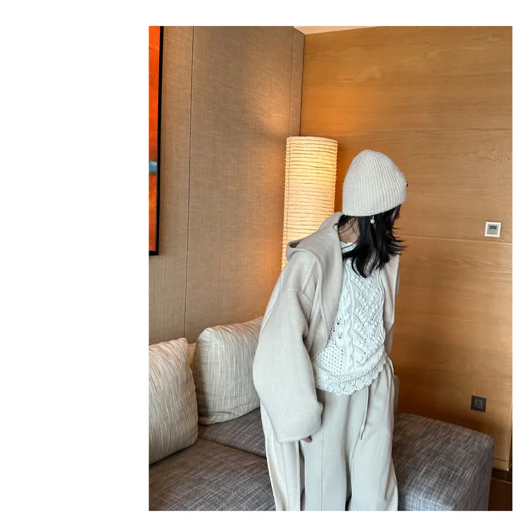 HDD- "针织美学" 棉 秋冬女款针织韩版镂空钩花毛衣上衣 Y9442