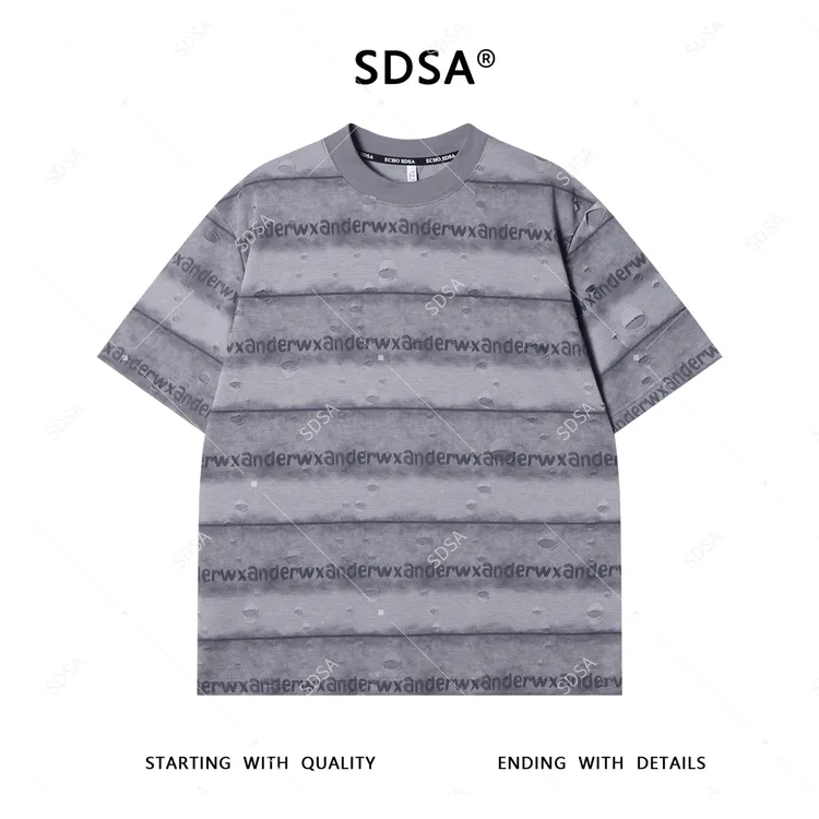 夏季高级感新款男士渐变条纹破洞字母设计短袖T恤圆领时尚上衣潮