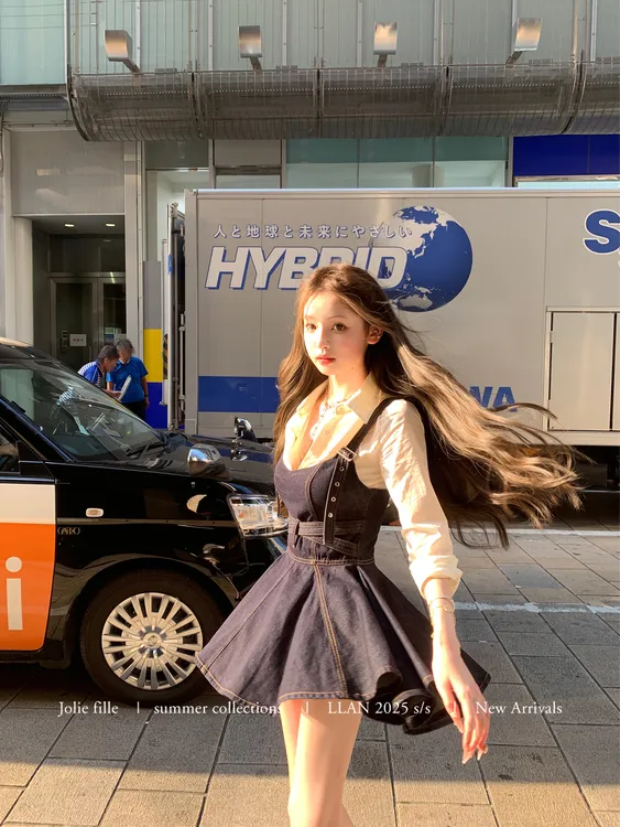 【巴赫旧约】设计感气质衬衫上衣女2025新款露背连肩腰带牛仔连衣裙