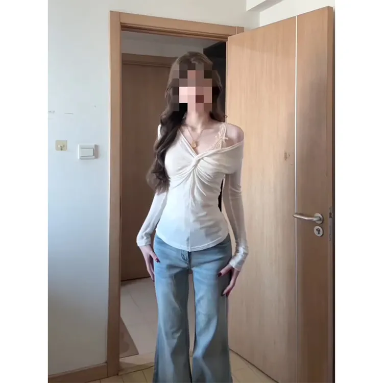 MARIE.COCO秋季新款纯欲风扭结V领长袖内搭T恤上衣微喇牛仔裤套装