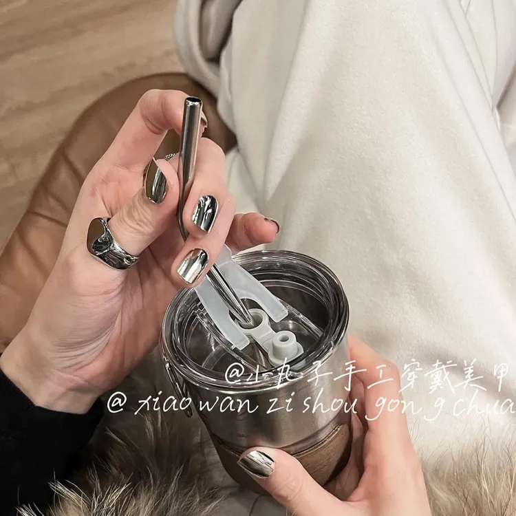 手工光疗穿戴甲定制高级感金属银魔镜粉美甲片ins冷淡风指甲显白