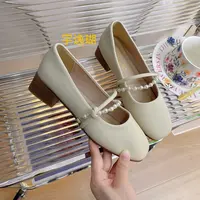 YYCORAL/宇逸瑚粗跟法式浅口防滑单鞋晚晚风百搭中跟皮鞋婷婷