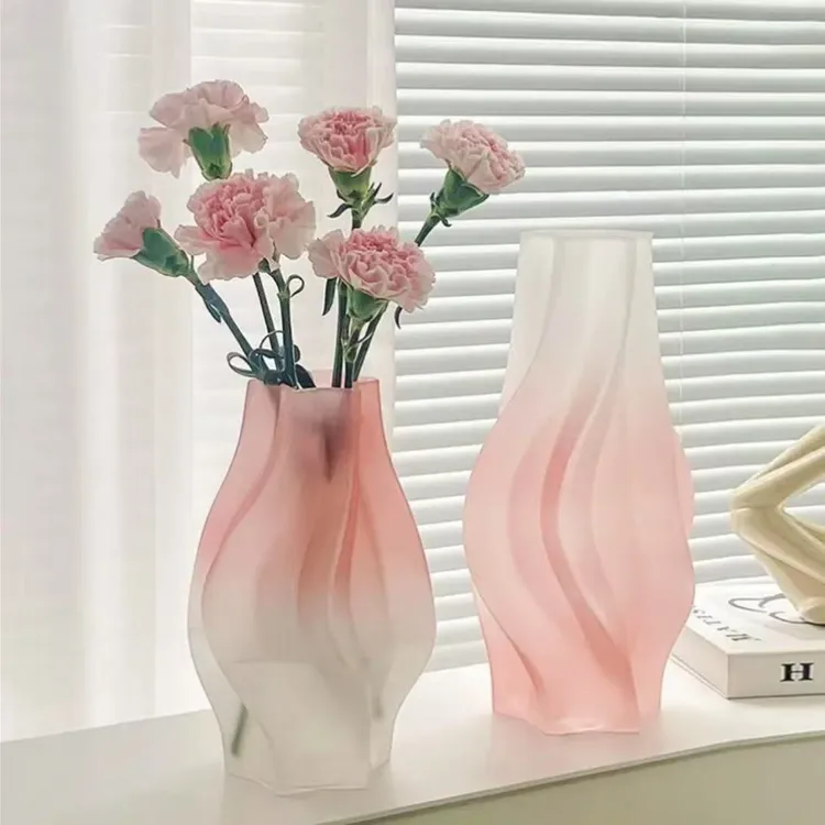 创意龙卷风磨砂高级感玻璃花瓶玫瑰插花艺术感摆件高颜值粉色花瓶