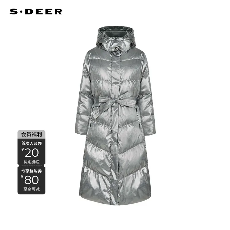 S·DEER圣迪奥女装时尚休闲高领连帽收腰亮面长款羽绒服S23482402