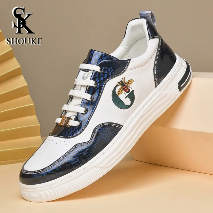 轻奢手工超轻便小蜜蜂运动休闲鞋四季款男士透气百搭软底潮流板鞋