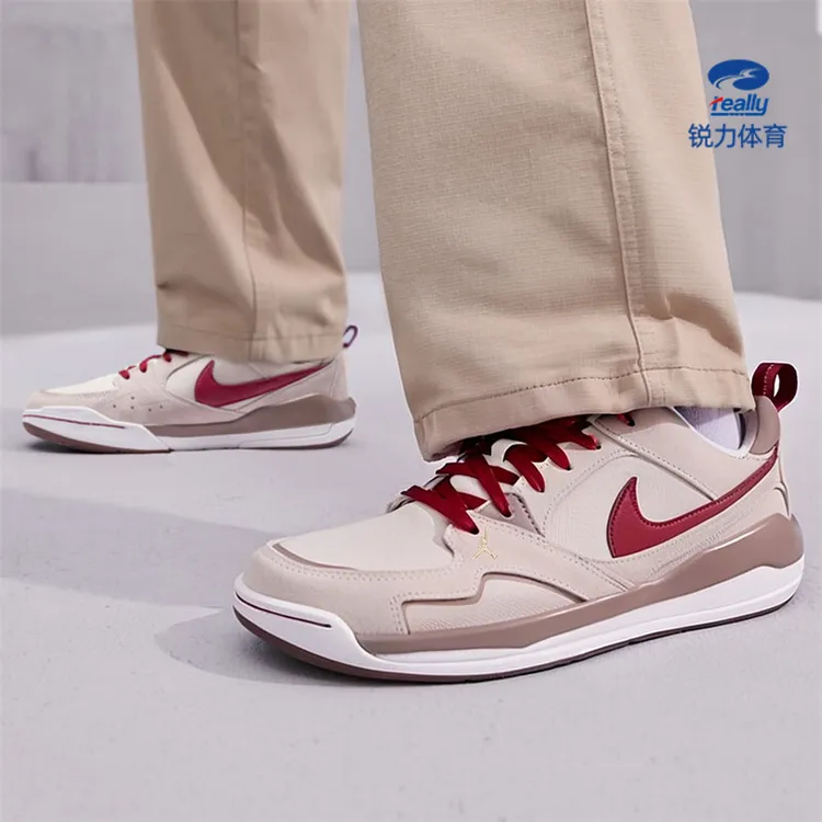 JORDAN耐克正品男鞋马年限定新年款CMFT米红棕低帮复古板鞋IQ9781