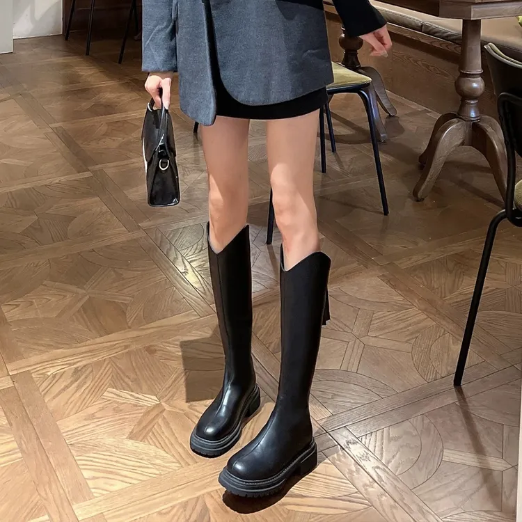 【品牌力荐】秋冬气质百搭设计感显瘦圆头时尚长靴8298