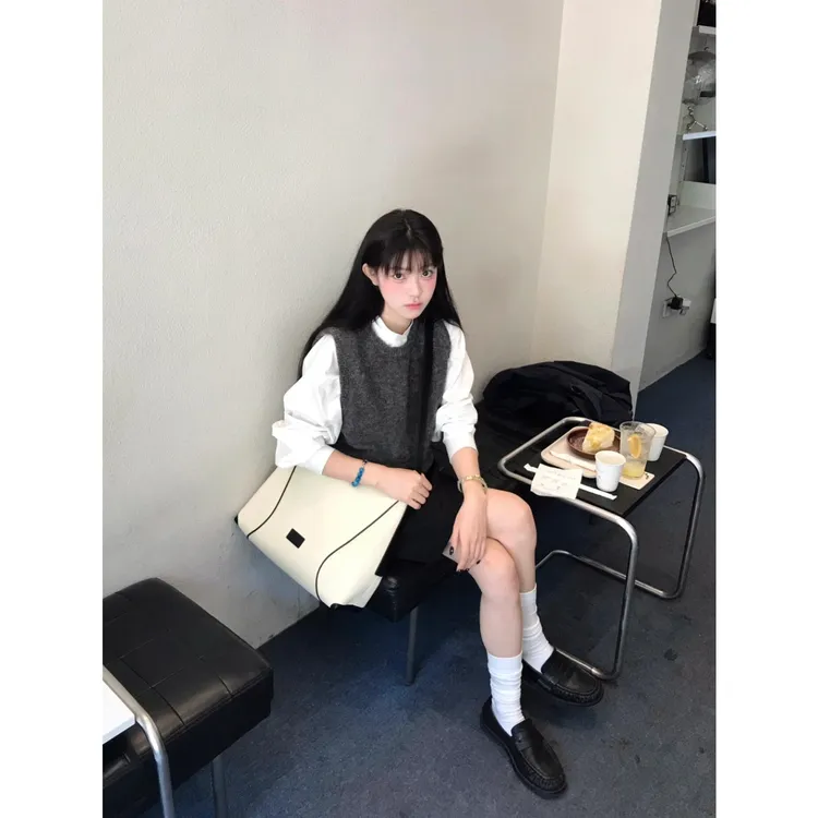 MARIE.COCO韩系通勤高智感穿搭灰色针织马甲叠穿上衣半身裙三件套