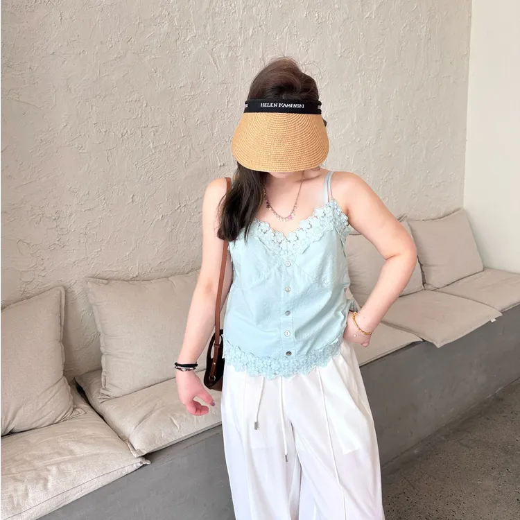 晶咕晶咕【潘多拉】时尚短款外穿设计感纽扣拼蕾丝边吊带背心