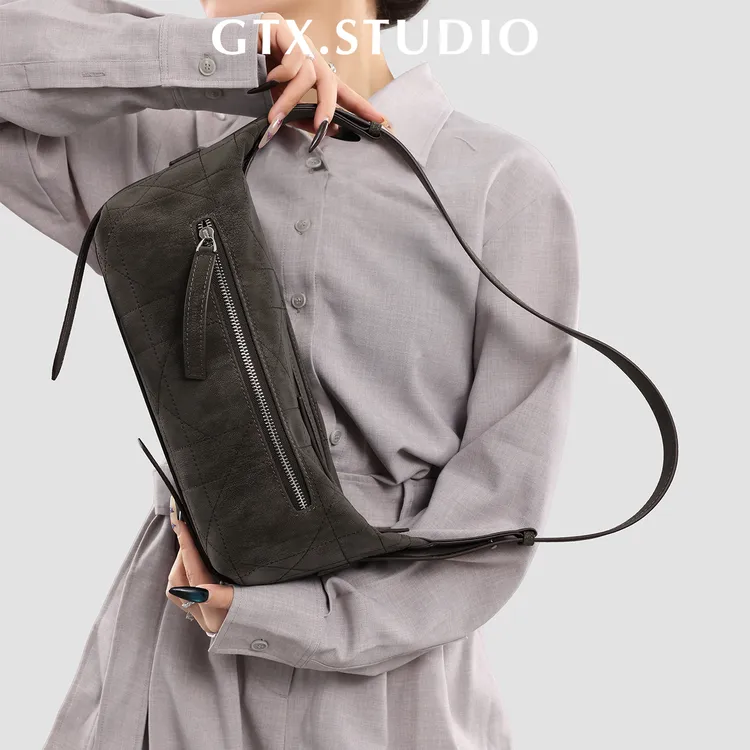 【谷田西】小众枕头包女2025新款大容量高级真皮通勤波士顿斜挎包