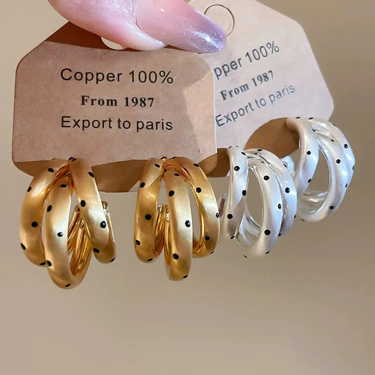 铜合金耳饰 欧美赫本风波点拉丝三层C形耳环爆款洋气质高级感耳饰