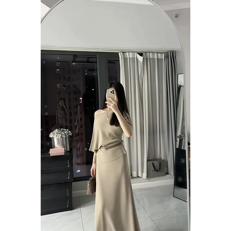 斜肩不规则半袖上衣轻奢小众高级感女装气质高腰显瘦包臀半身裙