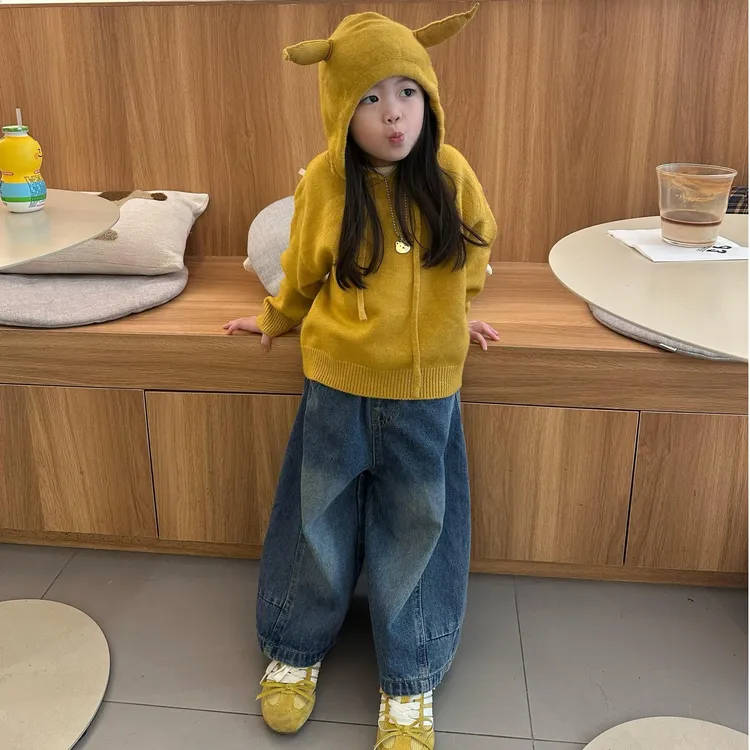 甜小七2025秋季新款韩版百搭女童可爱连帽皮卡丘毛衣子牛仔裤套装