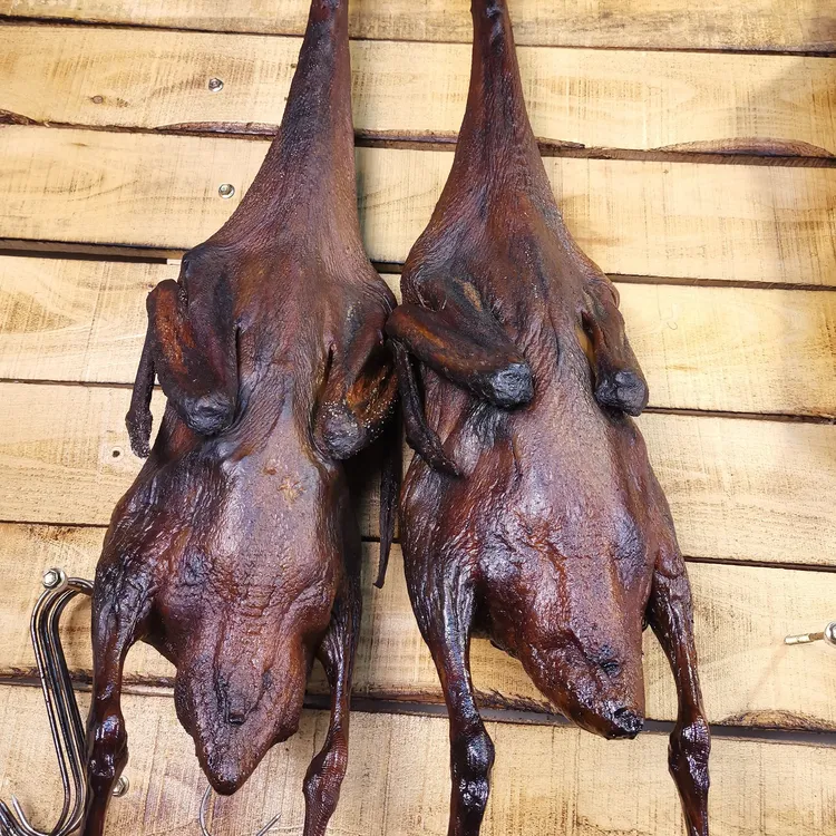 四川农家柴火烟熏腊土鸭子独立包装快递包邮