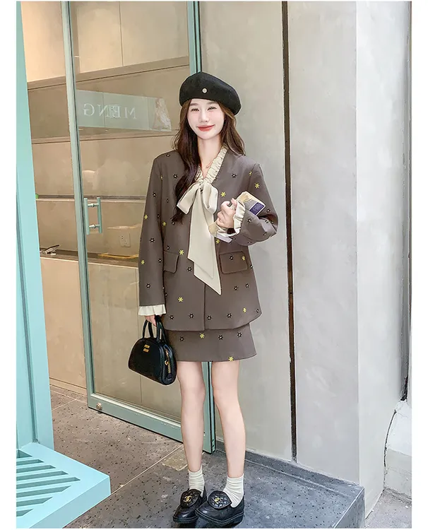 刺绣蝴蝶结碎花西装套装女春秋高级感ootd穿搭西服两件套流行绝美