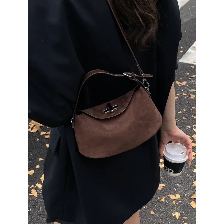 小众设计麂皮绒面饺子包2025百搭气质韩系ins单肩包爆款斜挎包