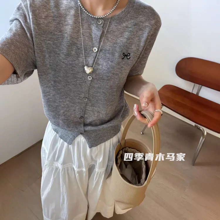 灰色蝴蝶结刺绣冰丝针织短袖开衫薄款女夏季小香风短款上衣小个子