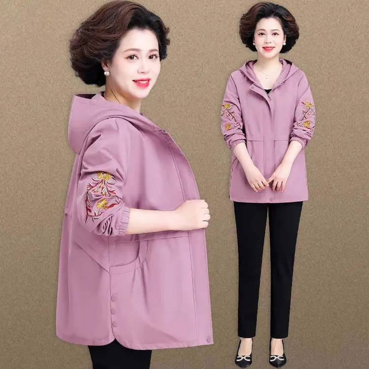 贵夫人妈妈品牌外套春秋款刺绣上衣中老年女装春装风衣中长款大码