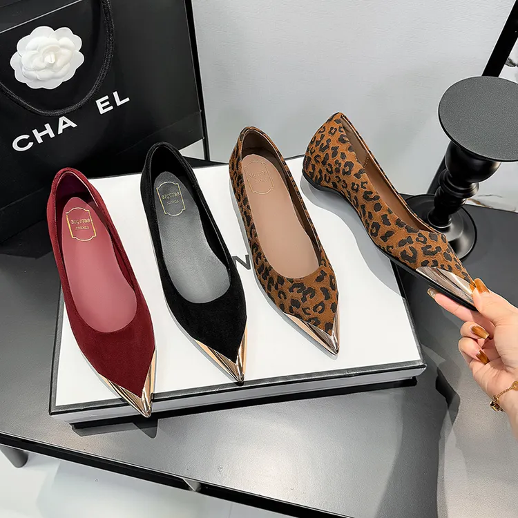 531-19欧美时尚宴会金属尖头浅口单鞋女气质舒适一脚蹬内增高女鞋