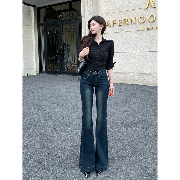 蓝灰色微喇牛仔裤女中低腰2025年秋季新款弹力修身显瘦喇叭长裤