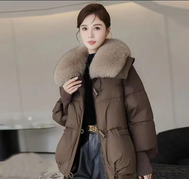 《奢华芭莎夜》大毛领·奢华外套女冬款百搭宽松型