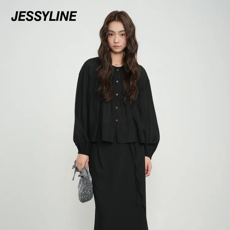 jessyline 2025秋季新款杰茜莱简约黑色衬衫宽松罩衫百搭显瘦上衣