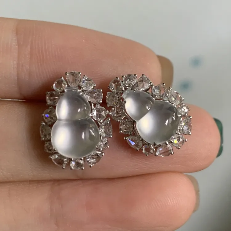 缅甸翡翠a货18k金镶嵌玻璃底冰透葫芦耳钉设计款15.2-11.3-7.8mm