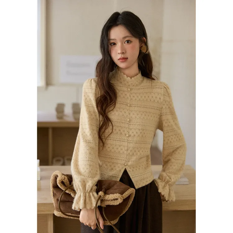 谜秀设计款新品设计感蕾丝衬衫2025冬季半高领收腰开叉修身打底衫