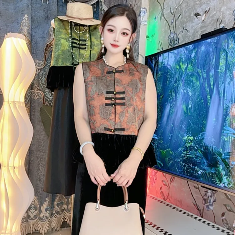 新款新中式缎面提花盘扣气质时尚复古无袖马甲彰显独特韵味气质