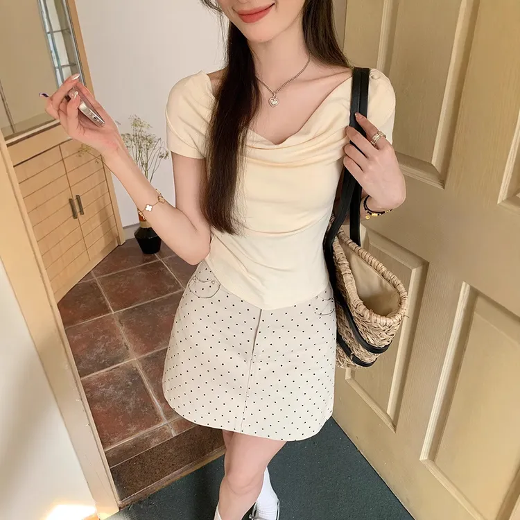 夏季新款杏色气质荡领短袖T恤女温柔知性修身露肩褶皱小上衣