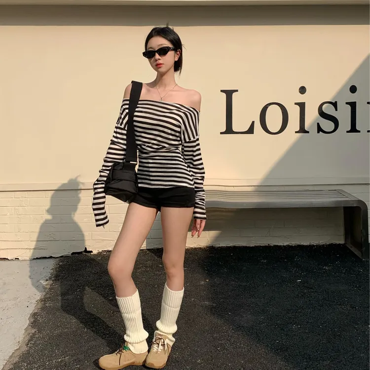 宽松蝙蝠袖 韩系chic时尚性感纯欲风春夏季辣妹斜肩条纹长袖上衣