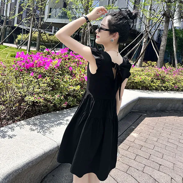 黑色小飞袖连衣裙小个子2025夏季新款法式收腰遮肚子显瘦的连衣裙