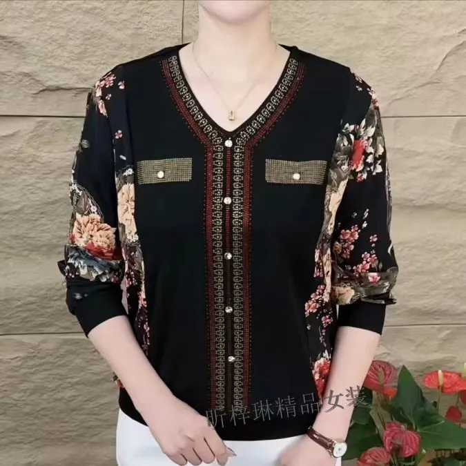 2025秋冬新款洋气V领烫钻时尚百搭妈妈装显瘦大码T恤遮肚上长袖顺