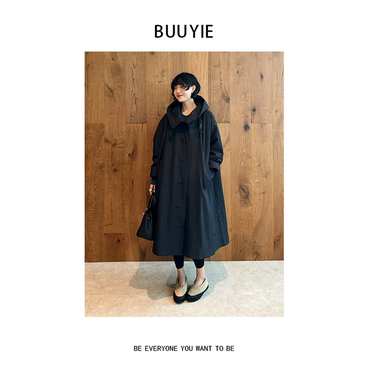 BUUYIE【飒隐】90白鹅绒长款羽绒服女轻薄设计感连帽外套251048