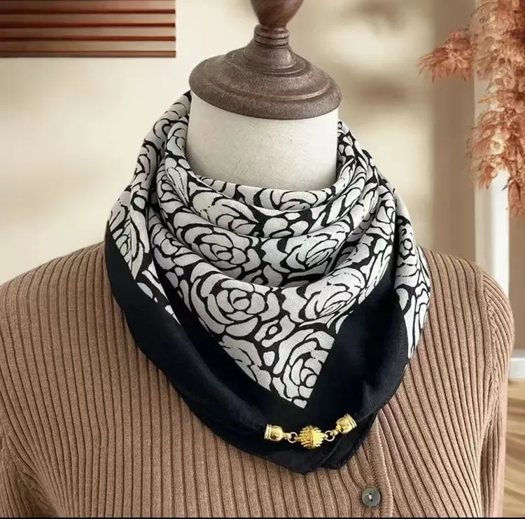 新款磁铁吸口方巾秋冬百搭时尚高级感女士丝巾