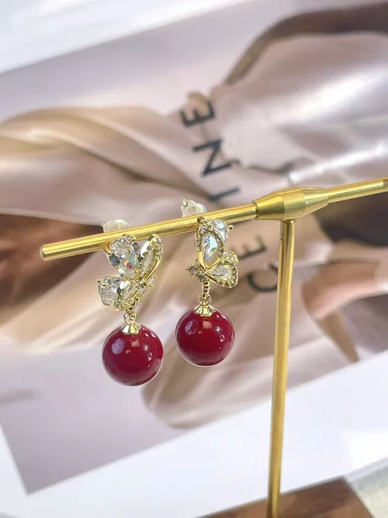 铜合金耳饰 925银针时尚耳饰 2024秋冬新款蝴蝶安可拉氛围红耳钉