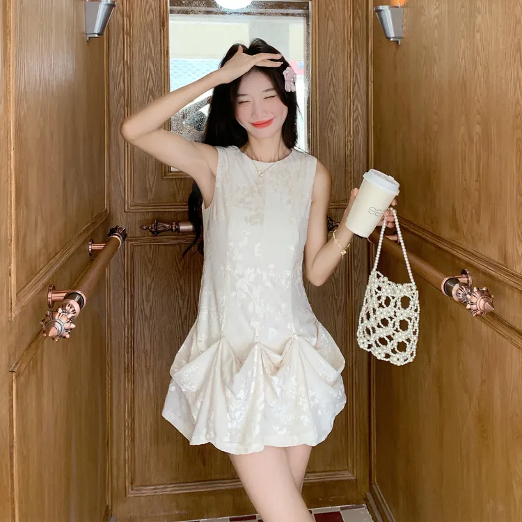 DUCURNO法式蕾丝连衣裙女夏季2025新款复古修身收腰显瘦减龄长裙