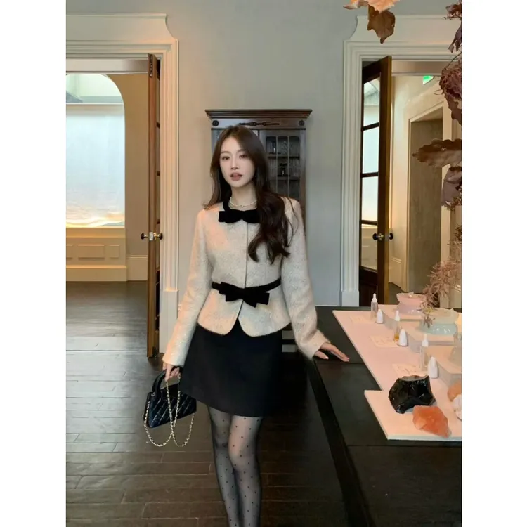 2025秋冬新款千金风两件套女设计感小香风气质上衣高腰显瘦半身裙