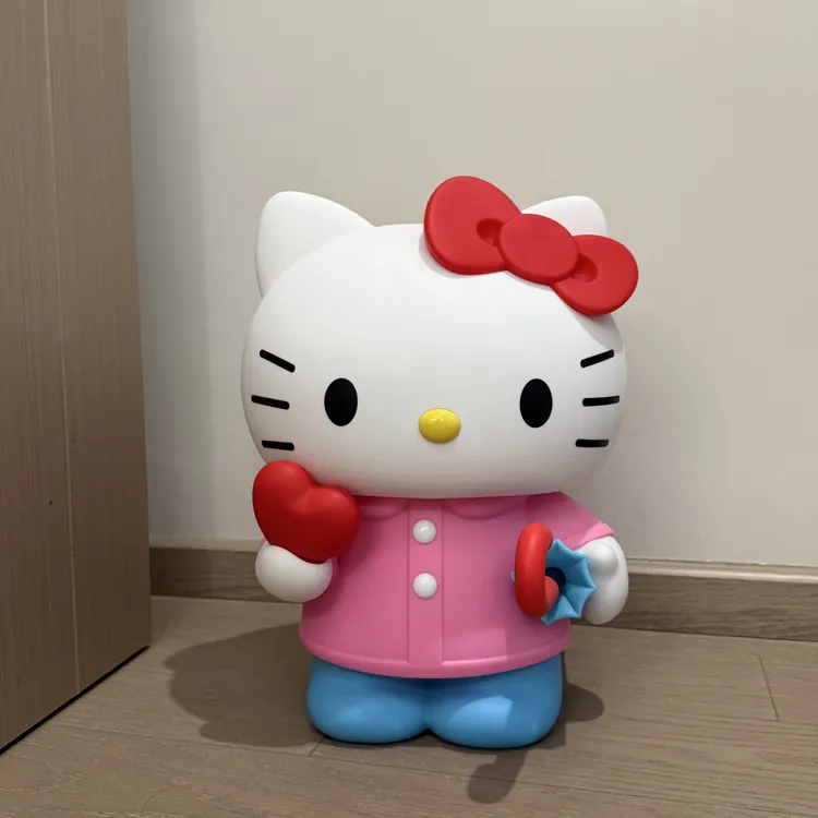 雨衣Kt可爱摆件桌面装饰品创意礼物圣诞氛围感拍拍灯小夜灯手