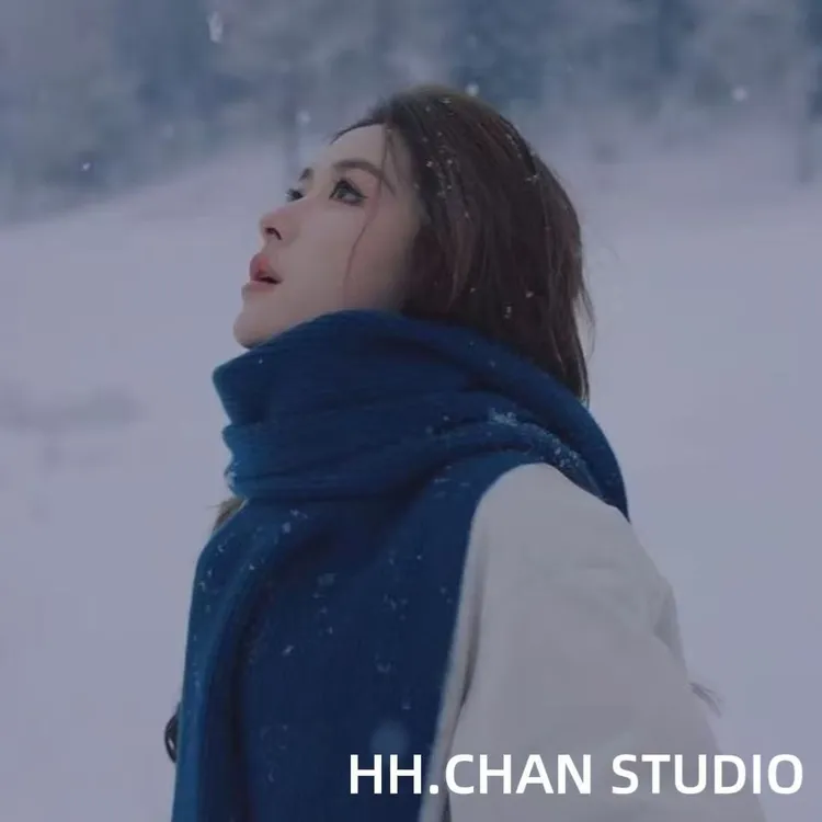 HH.CHAN“冬季女主”100% 康赛妮 山羊绒克莱因蓝围巾HH53G41137