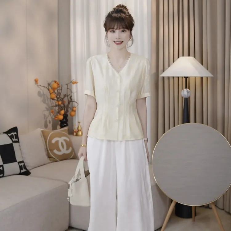 LMENY落日剪影～V领收腰莱赛尔刺绣小衫25BC058