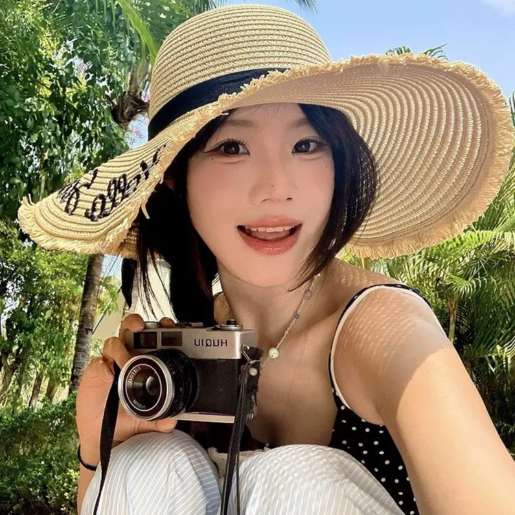 大帽檐草帽女法式2025新款海边沙滩度假防晒遮阳帽可折叠时尚帽子