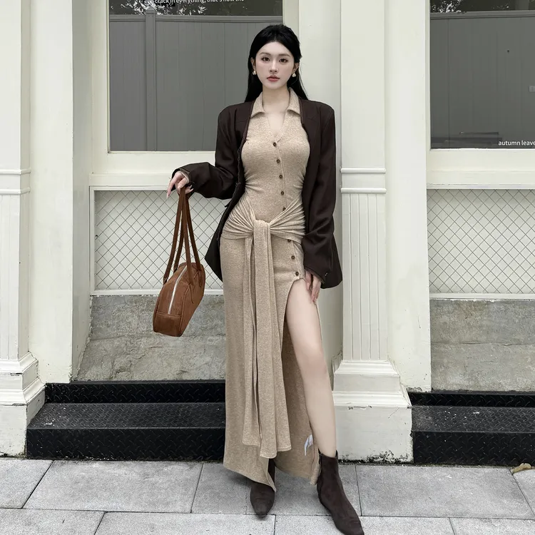 复古POLO领设计感高开叉绑带收腰连衣裙秋冬新款气质修身包臀长裙