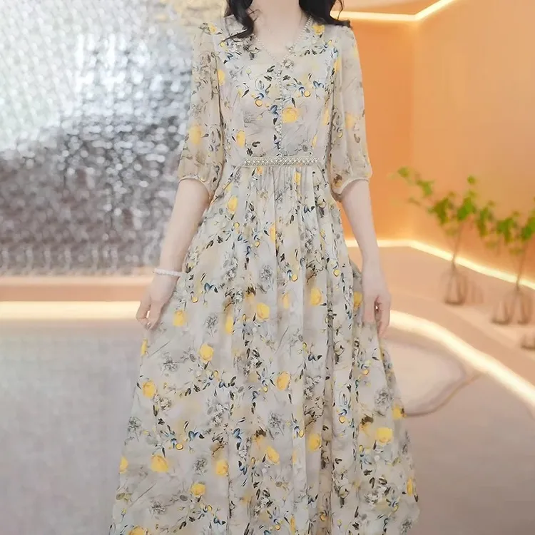 气质高级感温柔风黄色碎花连衣裙女2025春秋大码收腰遮肚欧货裙子