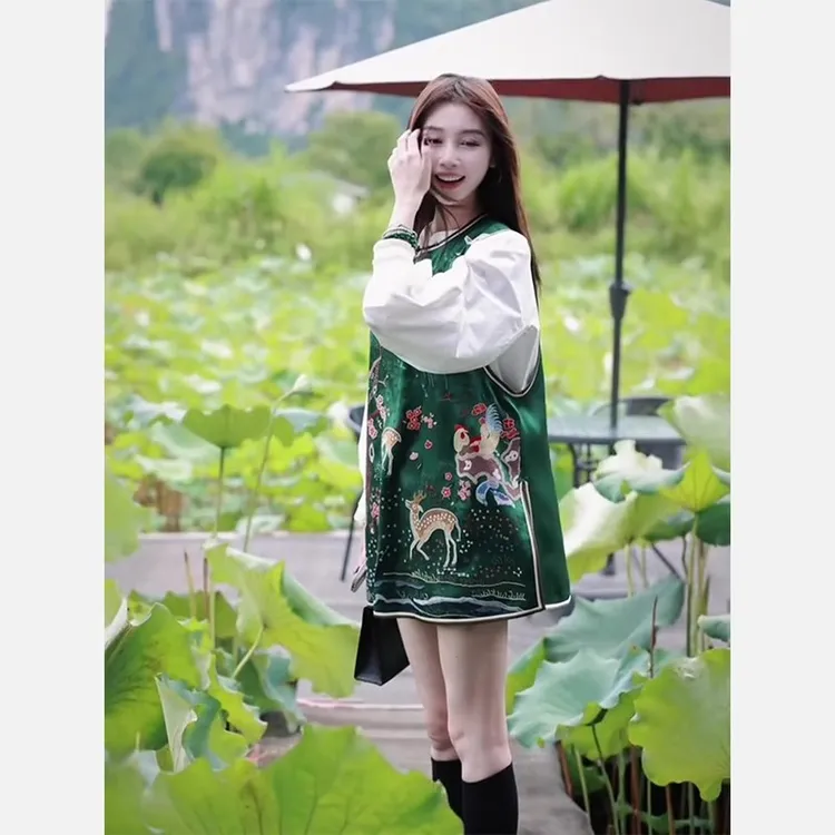 2025年春季新款搭配一整新中式国风禅意复古绿色马甲衬衫两件套装