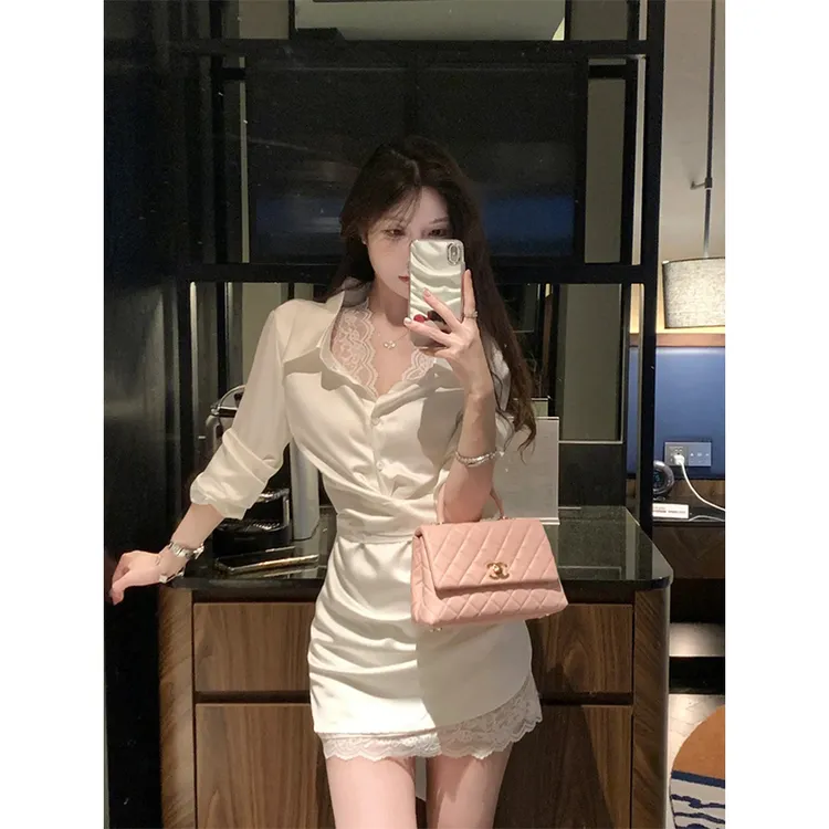 法式性感蕾丝拼接衬衫缎面连衣裙女春季新款设计感收腰包臀短裙子